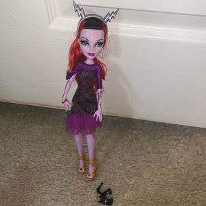 Operetta monster high doll